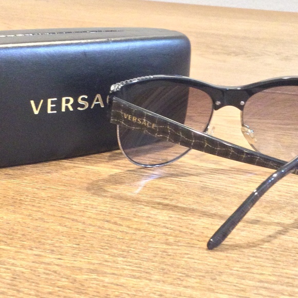 Versace Sunglasses Black w/ Shimmery Silver Patterns - Picture 4 of 9